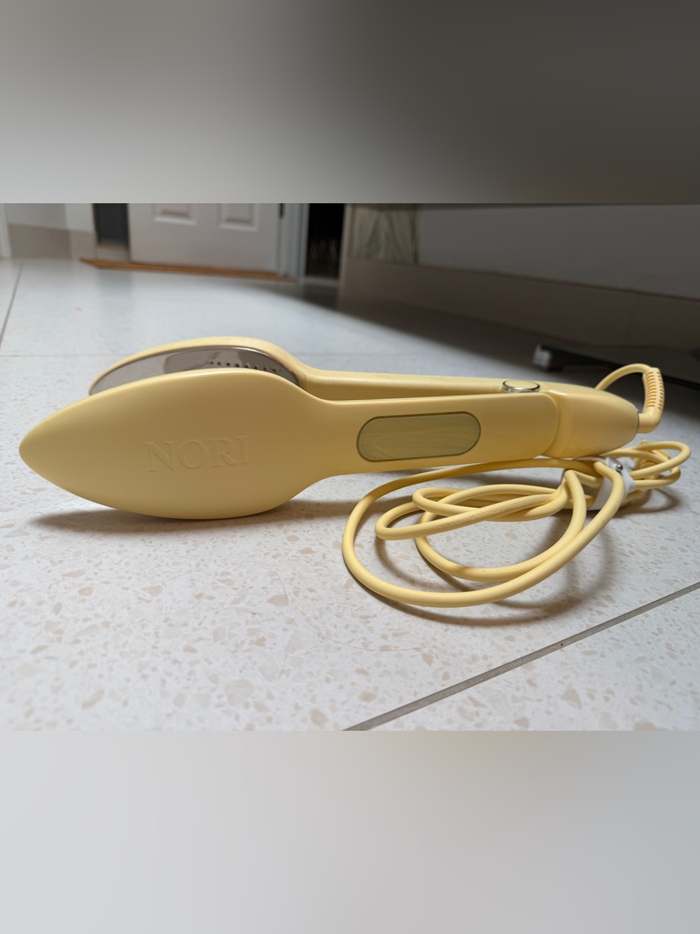 Nori Press yellow travel steam iron (like new)